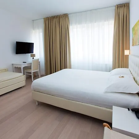 Maine 3* 菲纳莱利古雷