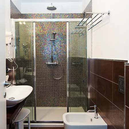 Maine Hotel 3*